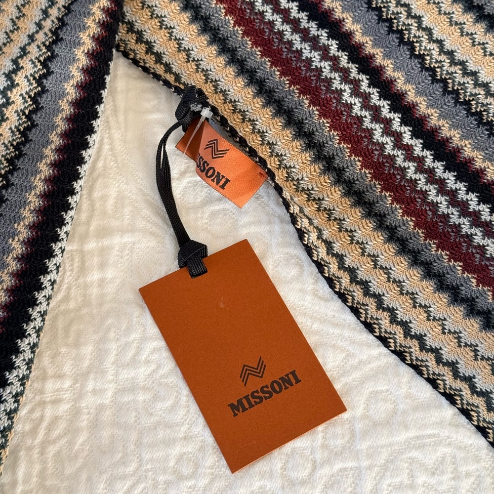 Missoni Zigzag Knit Fringe Scarf 45×200 cm | Cozy Statement Style - Picture 4 of 8
